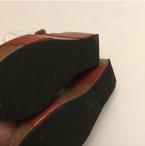 LOLASABBIA FOR ERIN MICHAEL Brown Slip On Cork Wedges Size 5.5 - Picture 3 of 3